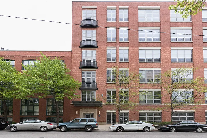 1735 N Paulina St #206 — Photo 1