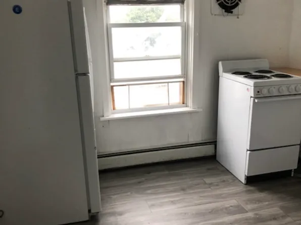 102 Rolfe Sq #3F, Cranston, RI 02910