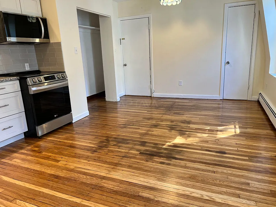 394 Broadway #2