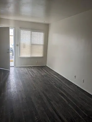 4350 2nd Ave Photo 1
