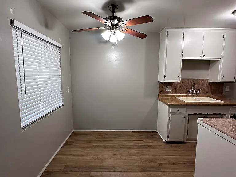 516 N Mar Vista Ave #6 — Photo 2