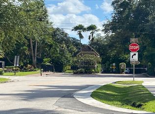 7577 Parkview Way, Coral Springs, FL 33065