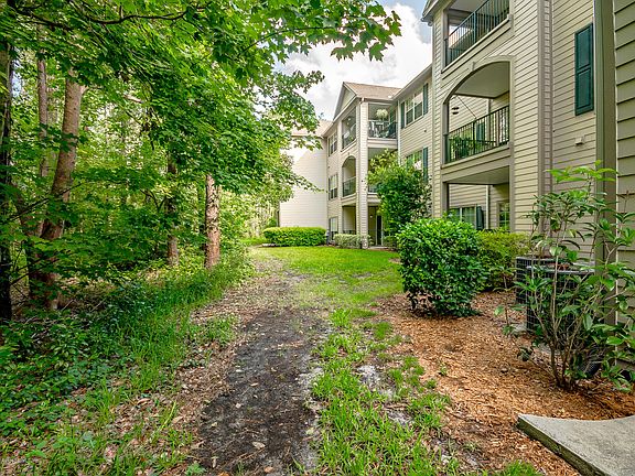 3rd image of 7800 Point Meadows Dr APT 1433