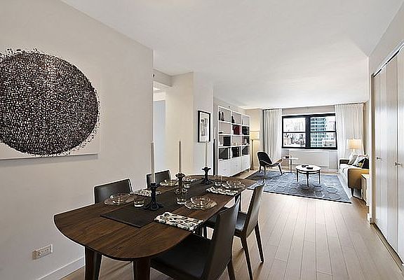 4th image of 222 E 39th St APT 21E