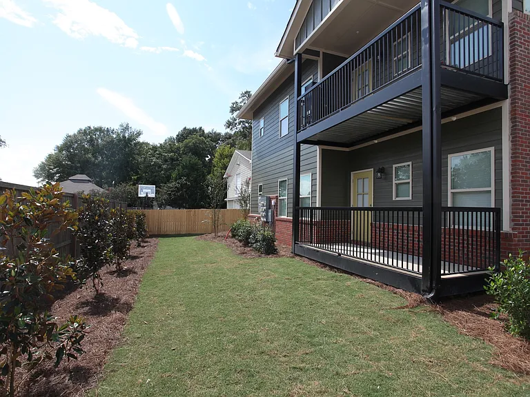 339 N College St #4 — Photo 13