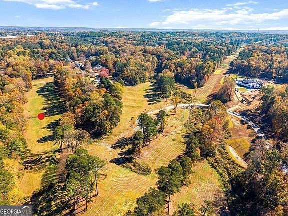 2nd image of 2060 Magnolia Ln