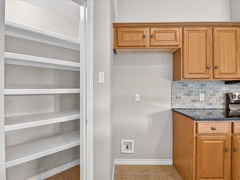 5114 Spring Brook Dr — Photo 15