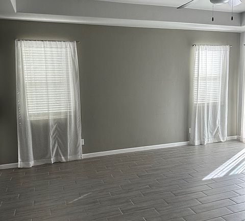3rd image of 4742 Lotus Ave
