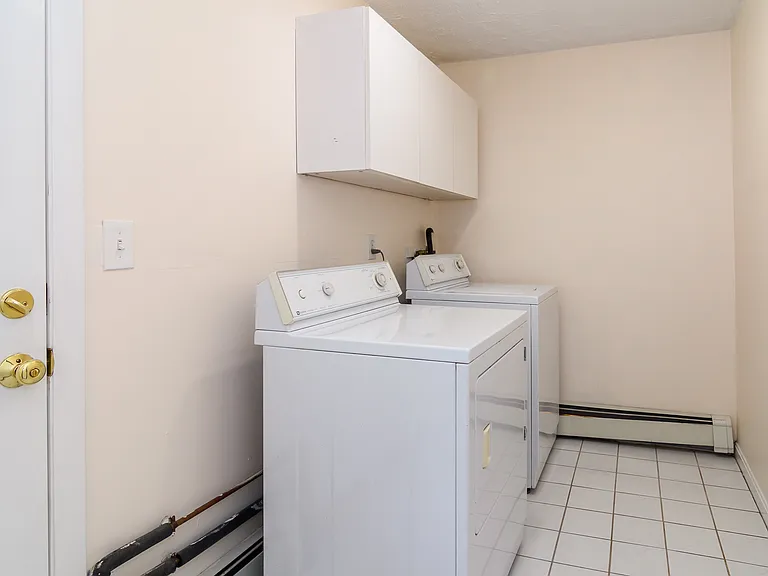 33 Eisenhower Rd — Photo 11