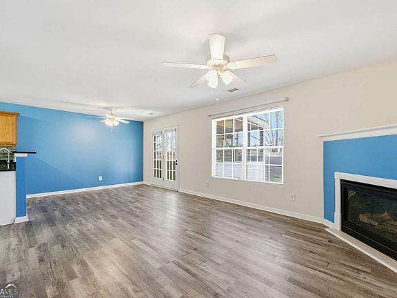 4th image of 30 Crestfield Cir