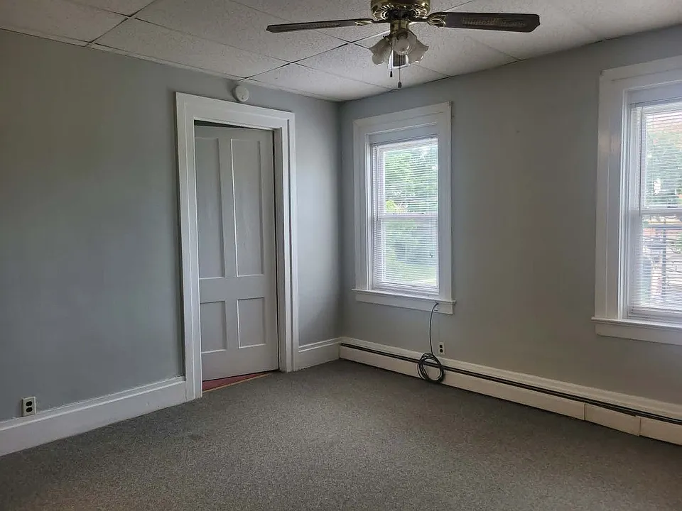 119-121 Main St