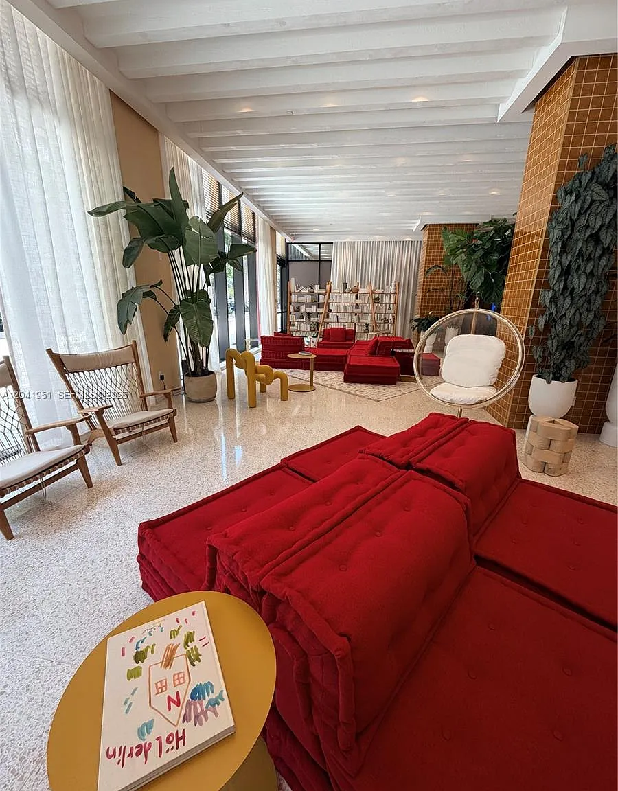 Standard Residences — Photo 2