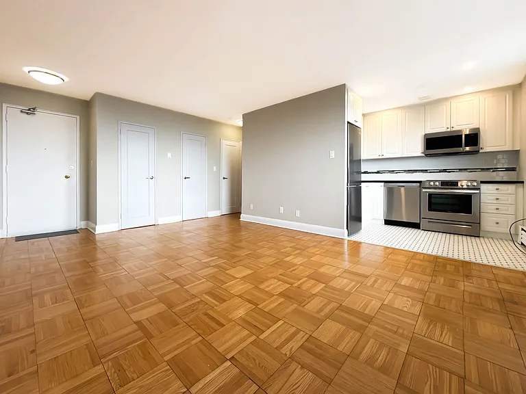 90 Jameson Ave — Photo 5