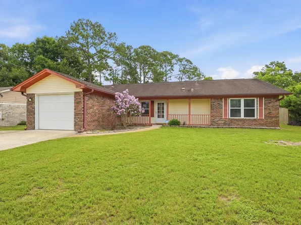 574 Peppertree Ln, Pensacola, FL 32506