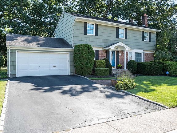 5th image of 17 Lesley Dr