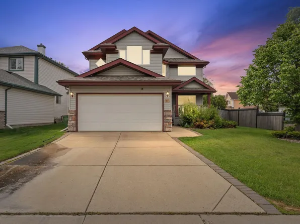 1611 Forbes Way NW, Edmonton, AB T6R 2P4