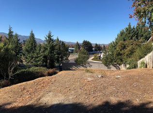 171 Country Hill Dr, Phoenix, OR 97535