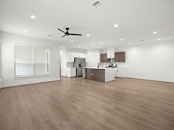 5th image of 2707 Bronze Vista Dr