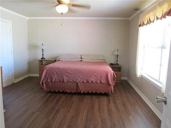5th image of 260 Stonegate Dr