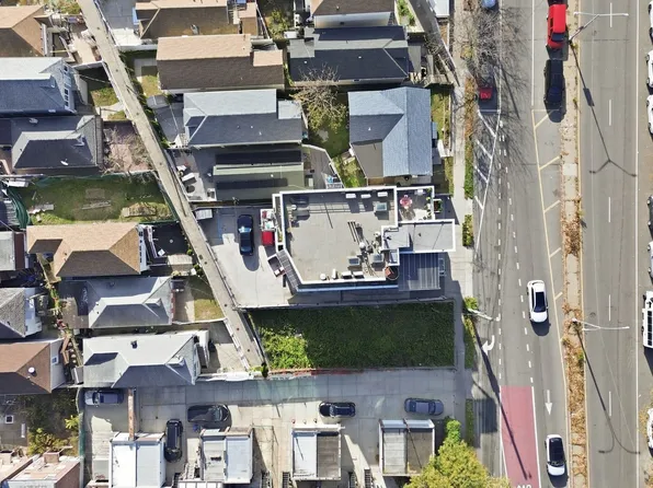 4051 Nostrand Avenue image 2 of 37