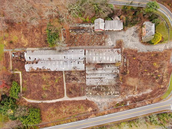 5th image of 448 Underhill Road