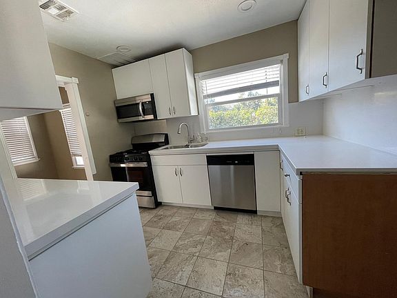 4th image of 5012 Topanga Canyon Blvd