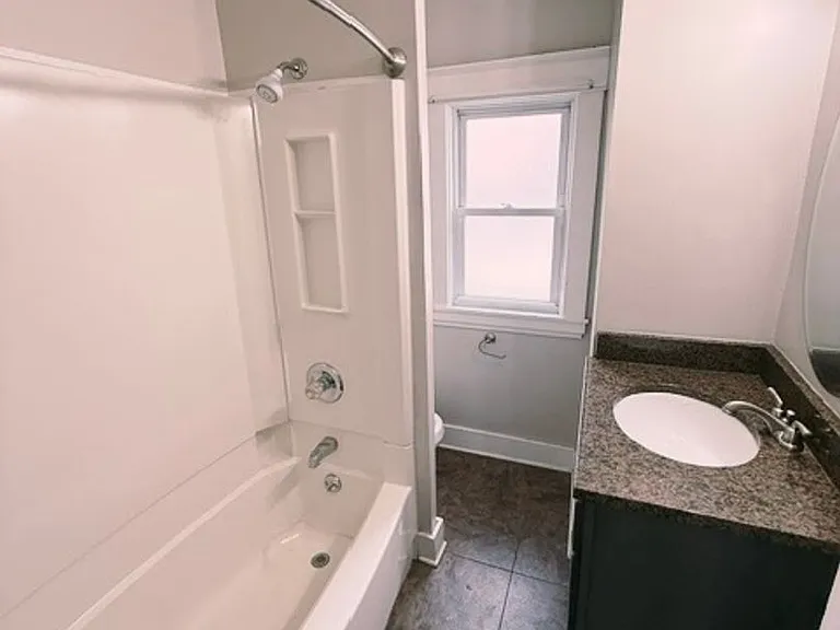 21 Fairbanks St NE — Photo 9
