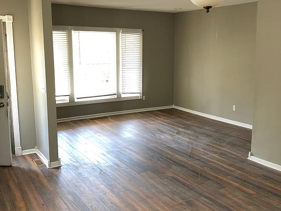 4th image of 57 W Hazeltine Ave
