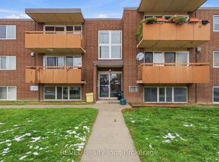19 Manchester Ave #301, Saint Catharines, ON L2R 1N9