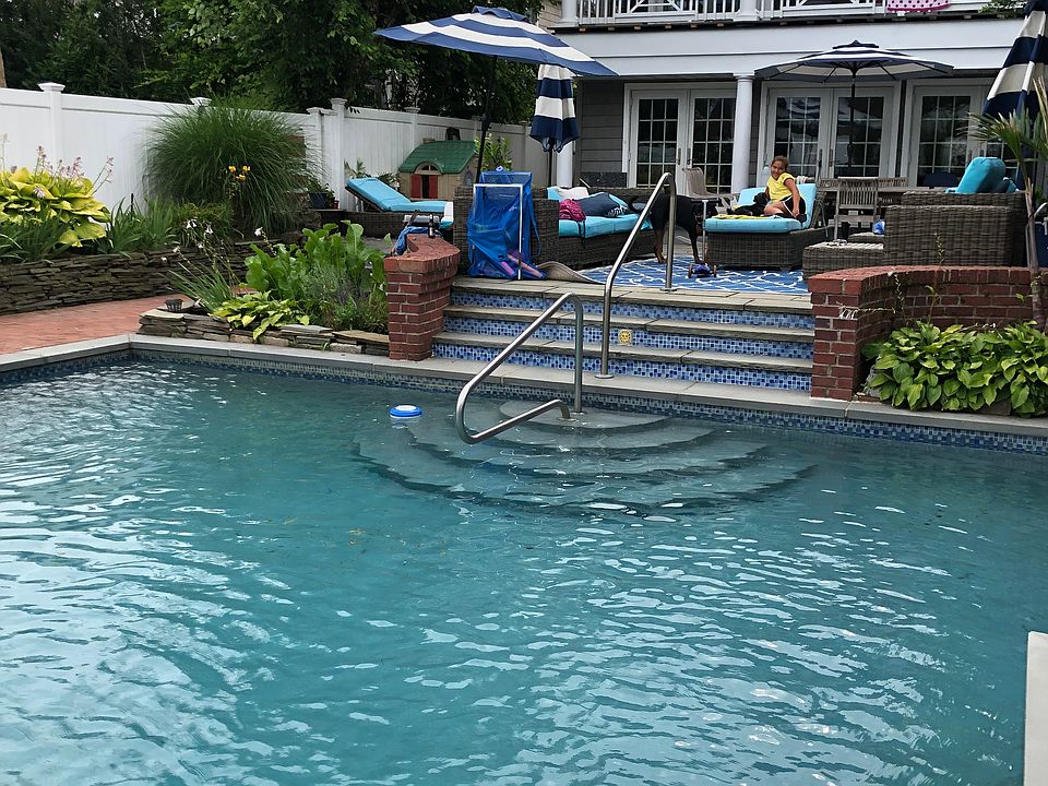 2nd image of 76 Albany Blvd