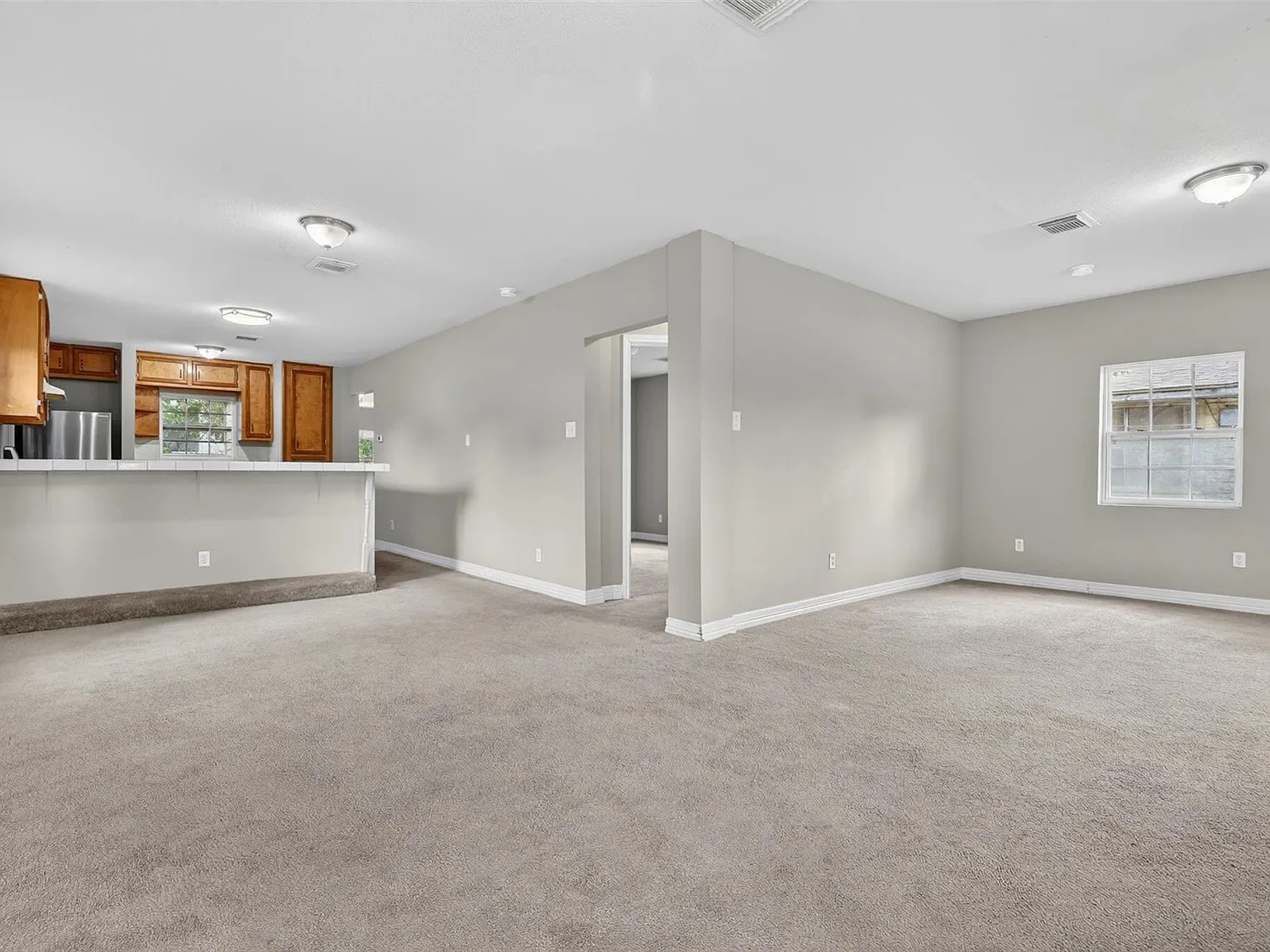 2 bed, 2.0 bath, 1024 sqft, $1,200 — Photo 4