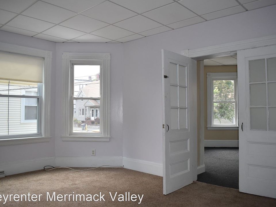 1st image of 134-136 Boxford St #1