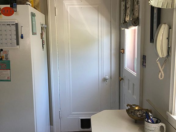 5th image of 298 Sycamore St
