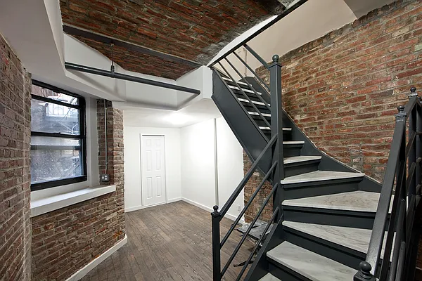 Rented by R New York | media 30