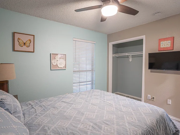 1429 Hall Dr — Photo 17