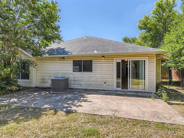 1236 Dexford Dr — Photo 10