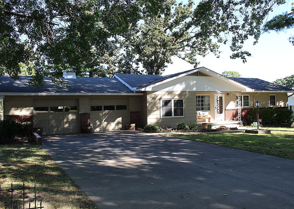 Huge double garage