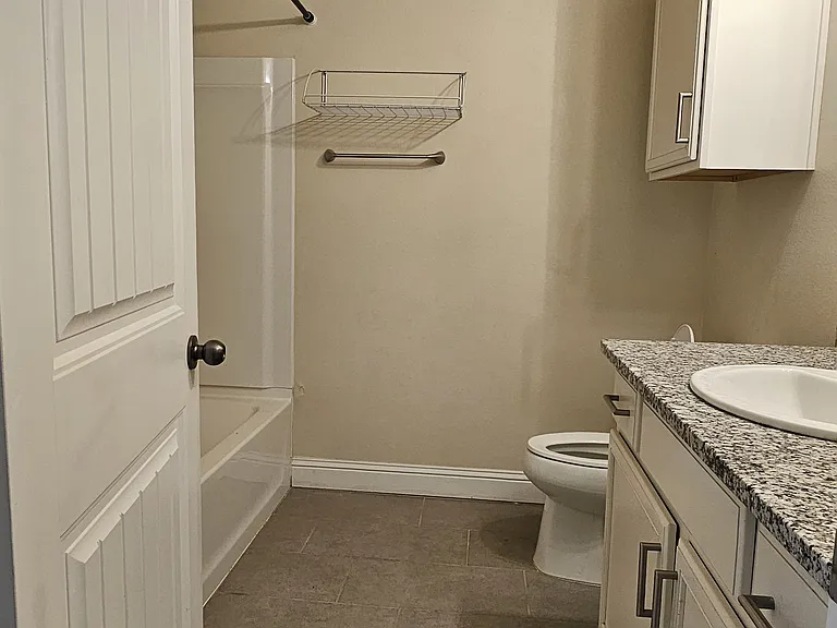 6904 Redbud Ct — Photo 15