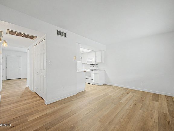 4th image of 225 N STANDAGE -- #136