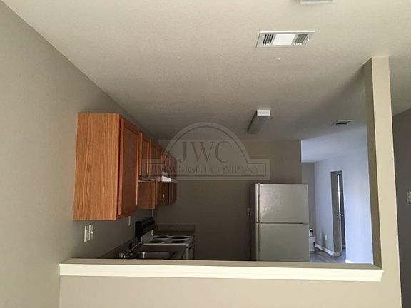 2nd image of 3304 Hereford Ln APT A