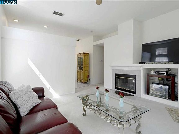 5th image of 4864 Summer Grove Cir