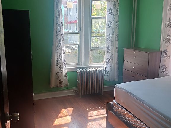 3rd image of 758 Magenta St Penthouse 1