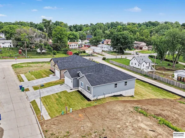 7611 S 33rd Ave, Bellevue, NE 68147