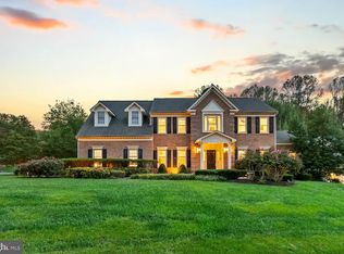 11910 Crayton Ct, Herndon, VA 20170