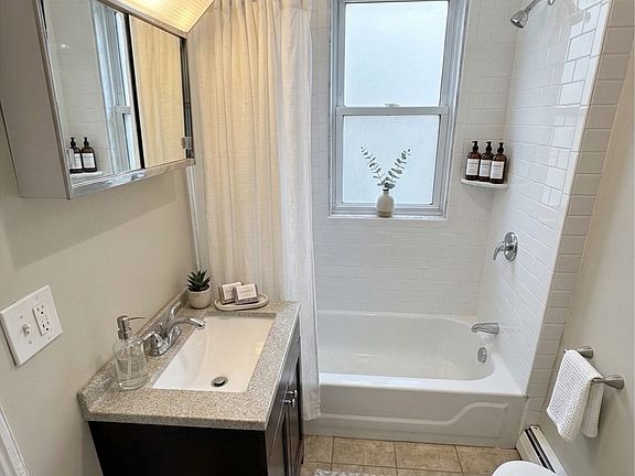 4th image of 93 Marion St #1
