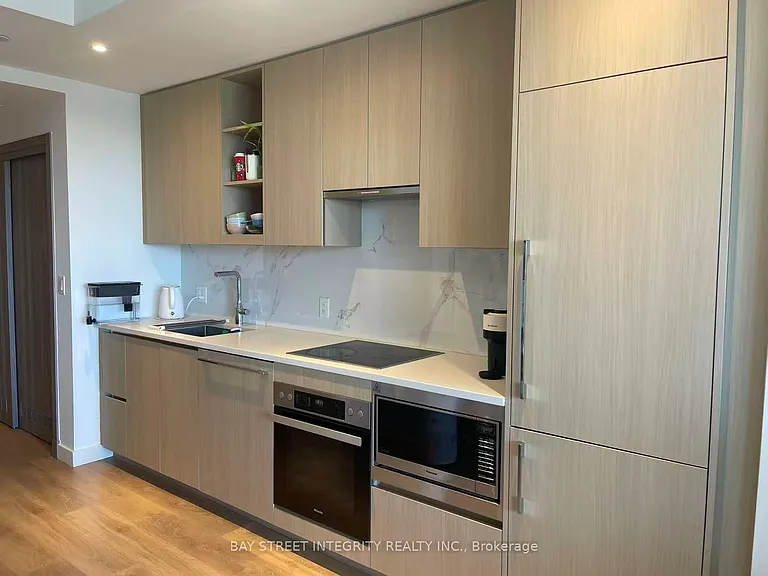 27 McMahon Dr #1203 — Photo 7