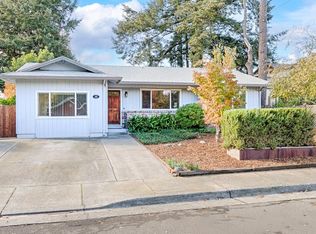 582 Live Oak Ave, Sebastopol, CA 95472