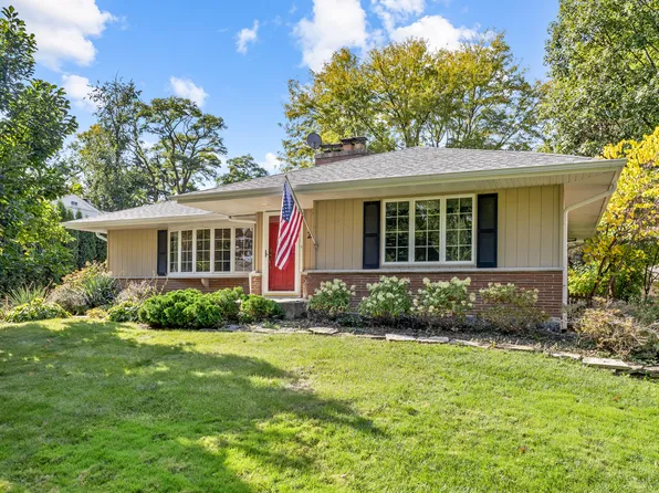 240 Scott Ave, Glen Ellyn, IL 60137