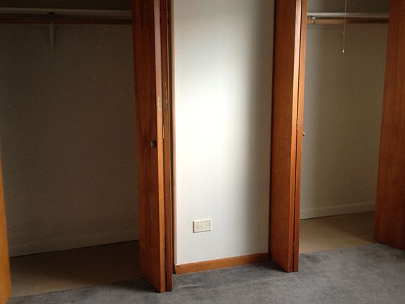 3rd image of 7855 S Kedzie Ave APT 2B
