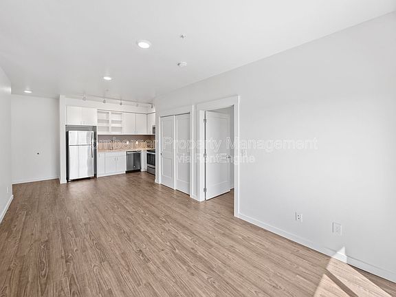 4th image of 155 E Cleveland Ave #307